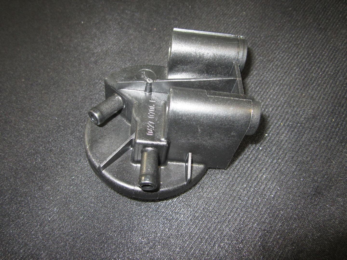 4270708 Bracket, Fuel Filter | Deutz 4270708 Bracket, Fuel Filter | Deutz